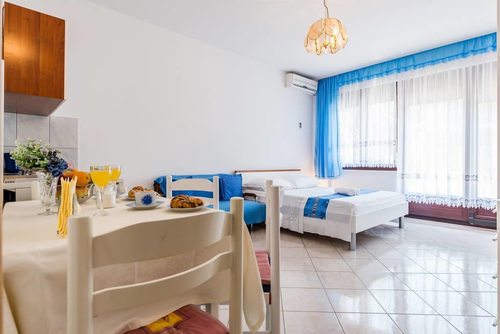 Apartments Silvi โปดสตรานา ภายนอก รูปภาพ